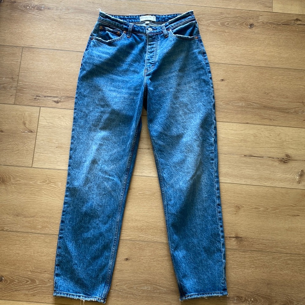 Abercrombie and fitch jeans. The dad high rise/curve love size 29R
